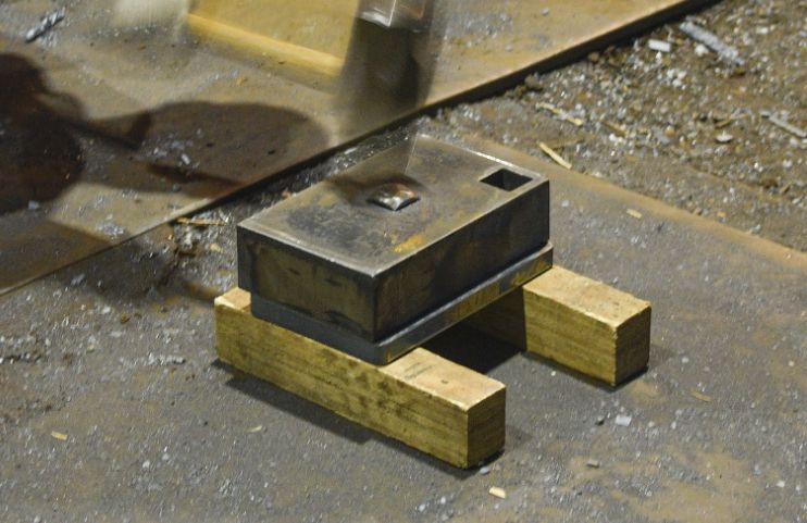ロゴの手打ち刻印